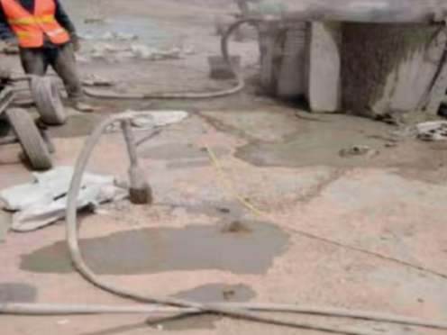 卢龙水泥混凝土路面板底注浆技术 路面脱空注浆整治方案