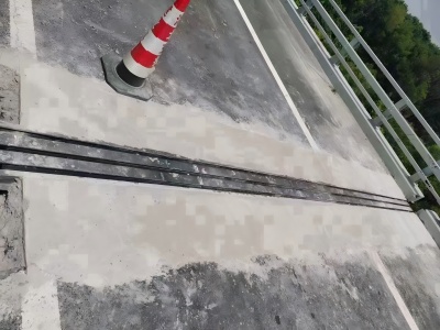 卢龙伸缩缝更换后浇筑材料快速结构修补料速砼的产品特点及施工流程​